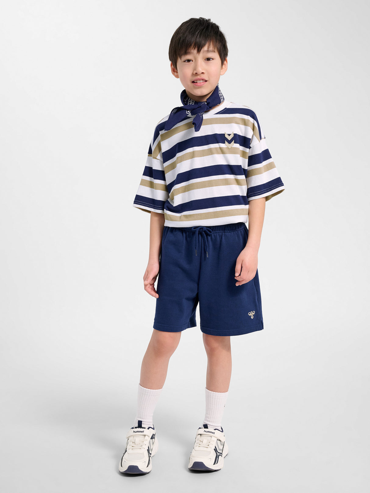 hummel Youth Jump Boxy Sweat Shorts-6
