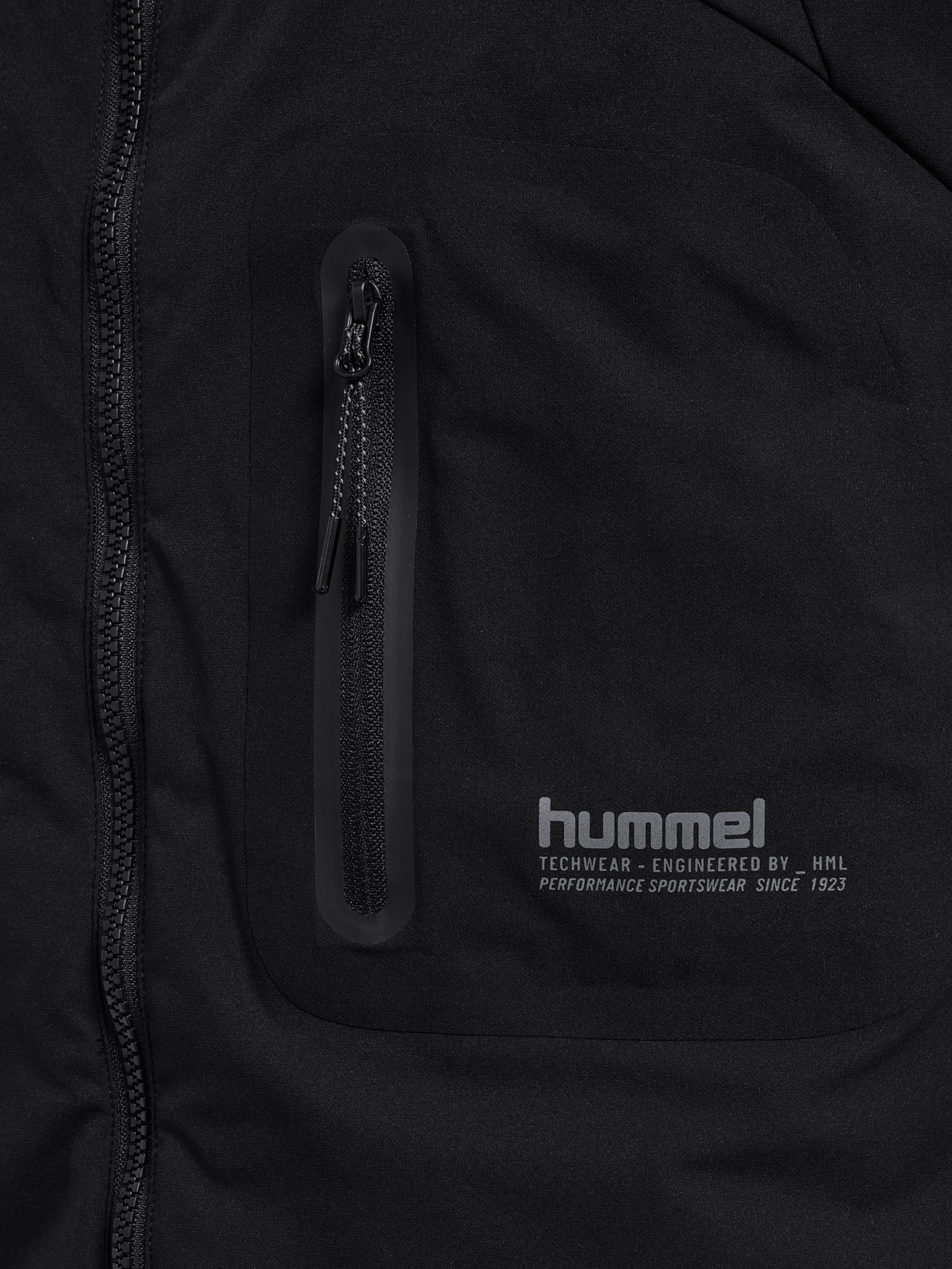 hummel Unisex Tech Padded Vest-6