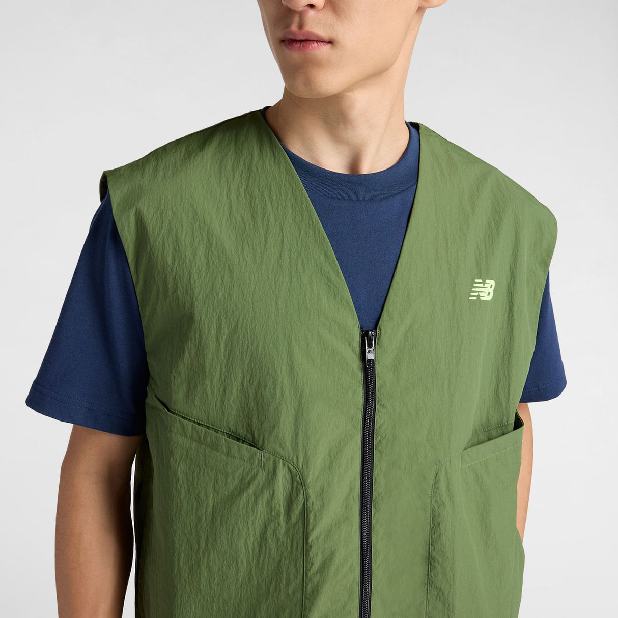 New Balance Men's Castlefield Woven Vest-4