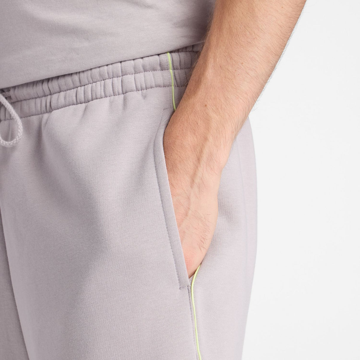 New Balance Men's Trackside Fleece Shorts 7-6