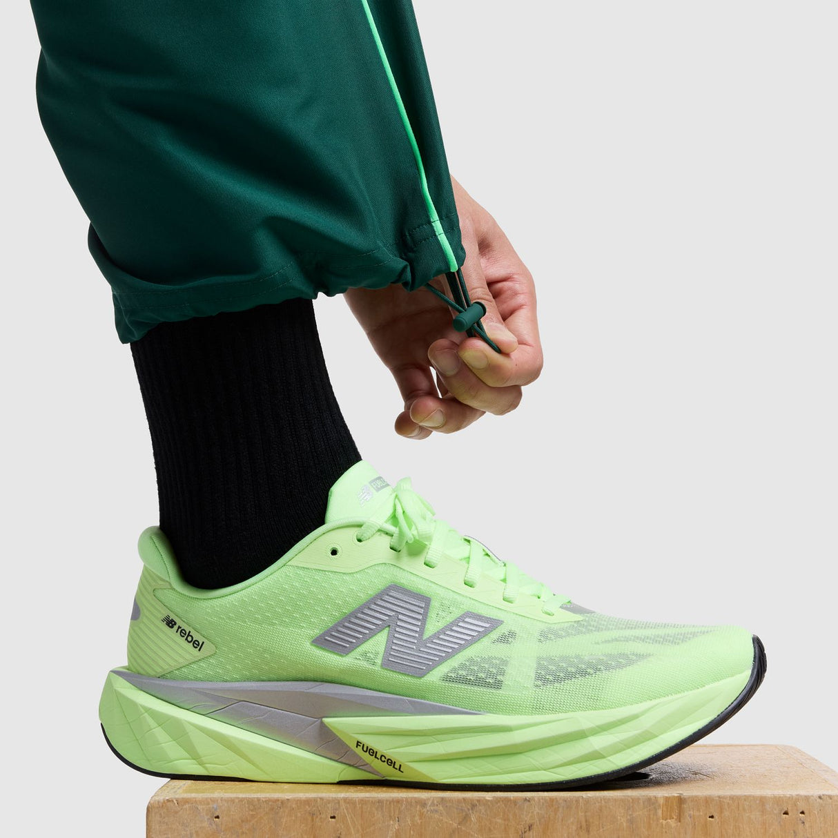 New Balance Men's Klutch Woven Track Pants-10