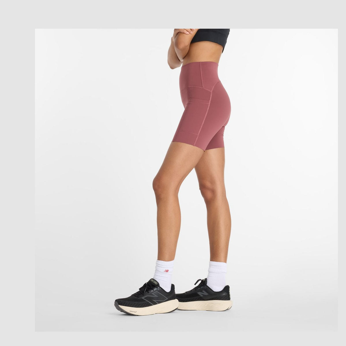 New Balance Women's Sleek Pocket High Rise Short 6-2
