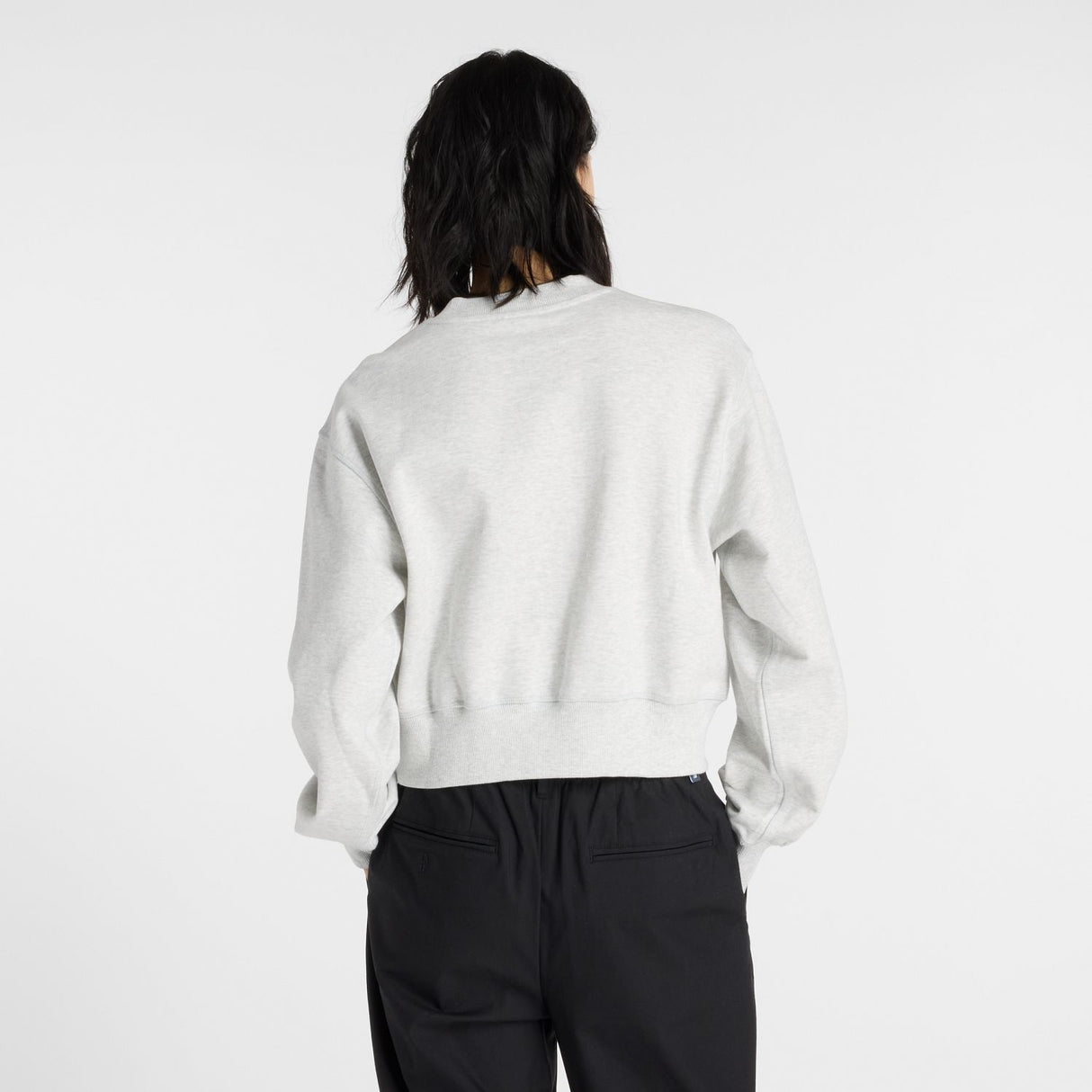 New Balance Women's Athletics Premium Logo Relaxed Crop Crew-5
