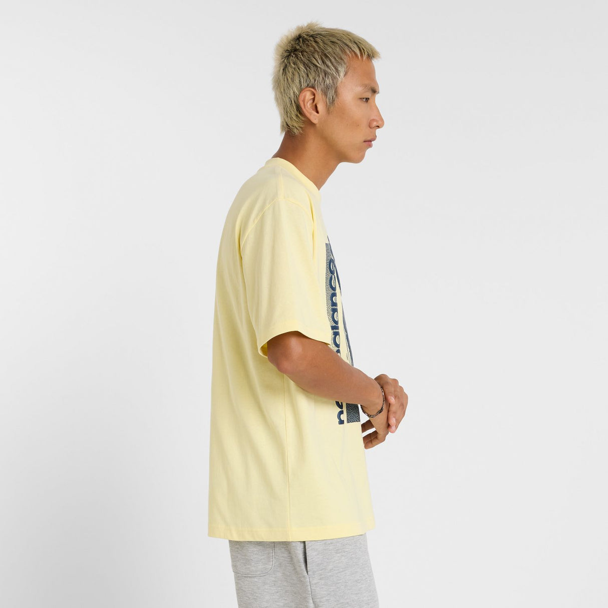 New Balance Men's Hoops Graphic Vintage T-Shirt-2