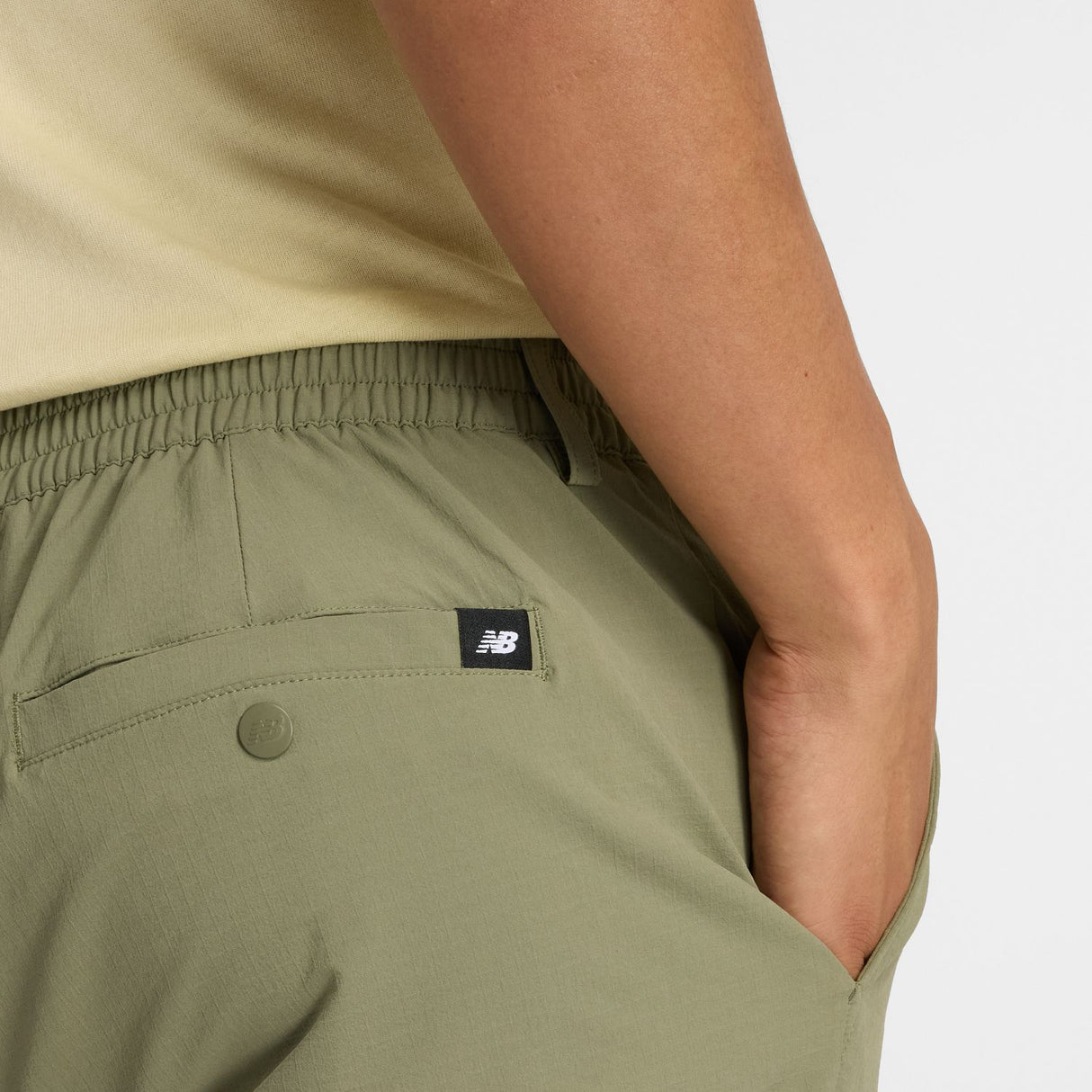 New Balance Men's Athletics Ripstop Standard Tapered Pants 28-8