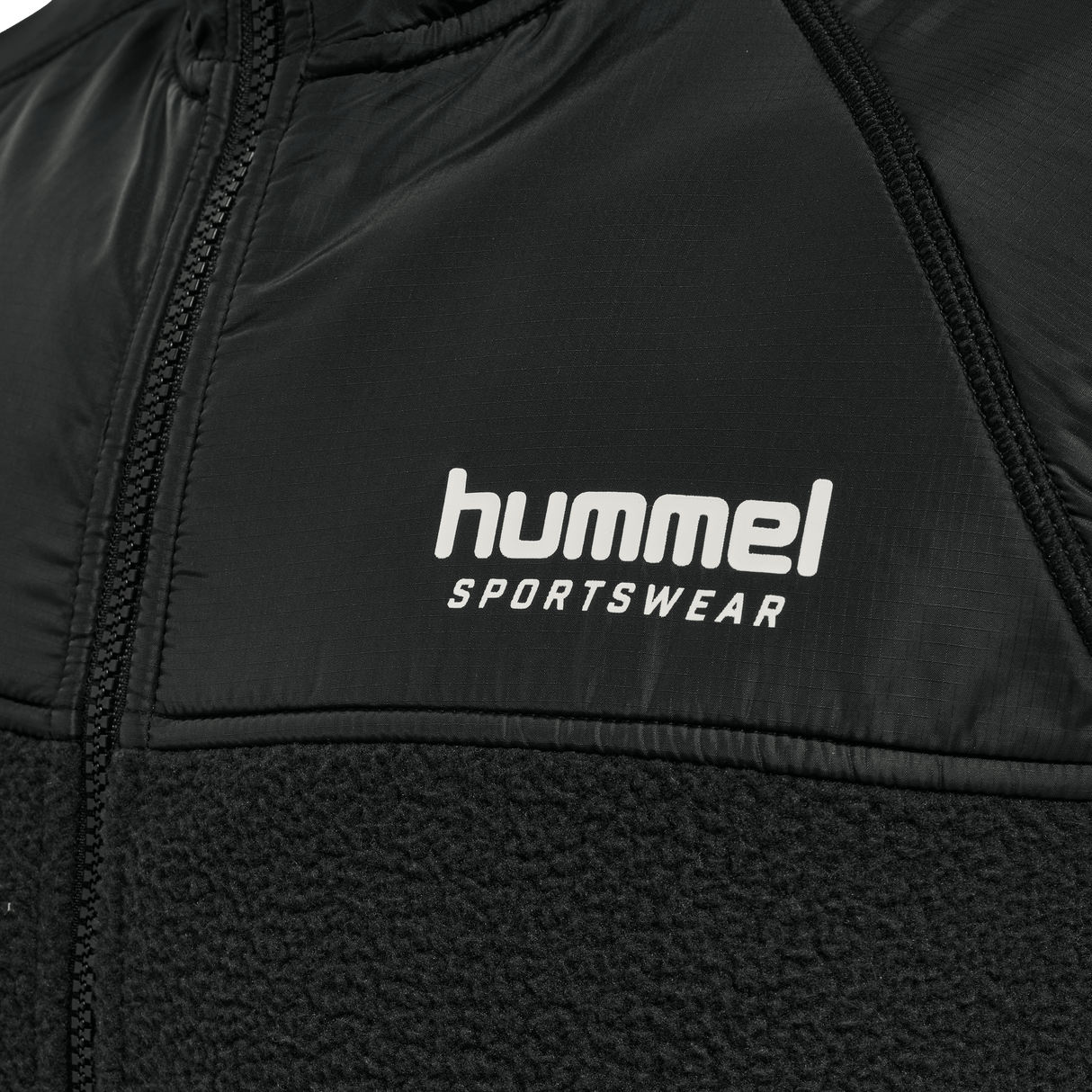 hummel Men's Legacy Charley Fleece Waistcoat-3