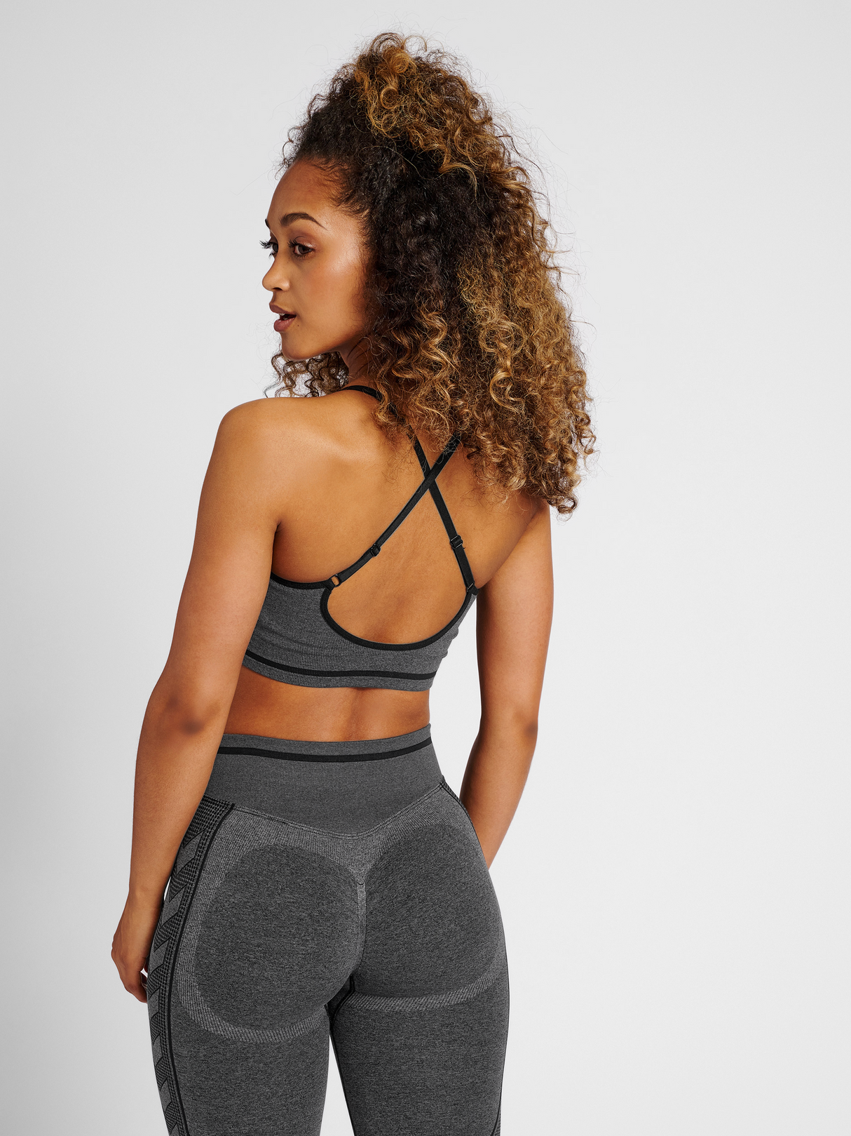 hummel Women's Mindful Training Lulu Seamless Scrunch Bra-4