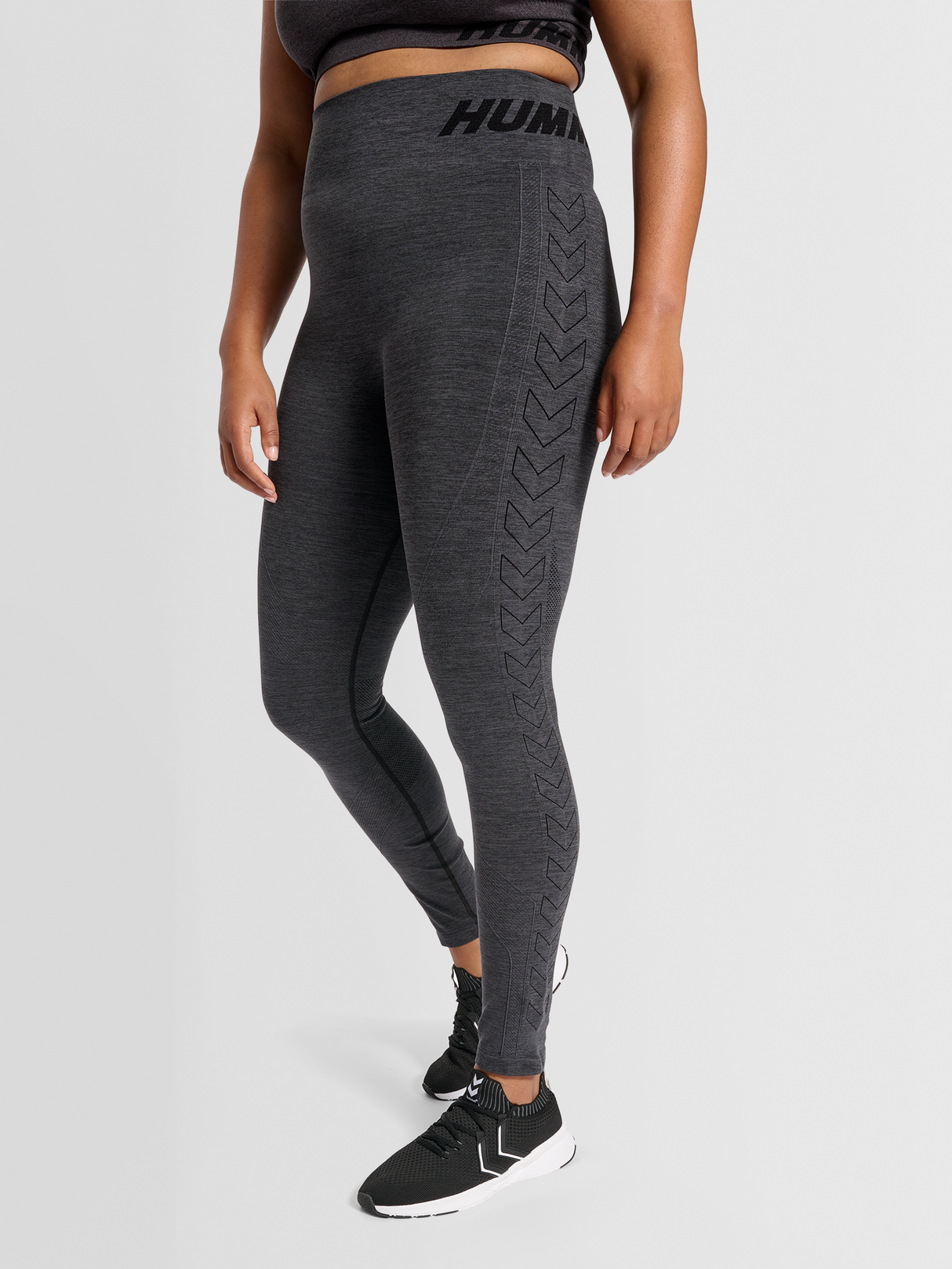hummel Women's Training Essentials Curve Seamless Mid Waist Tights-5