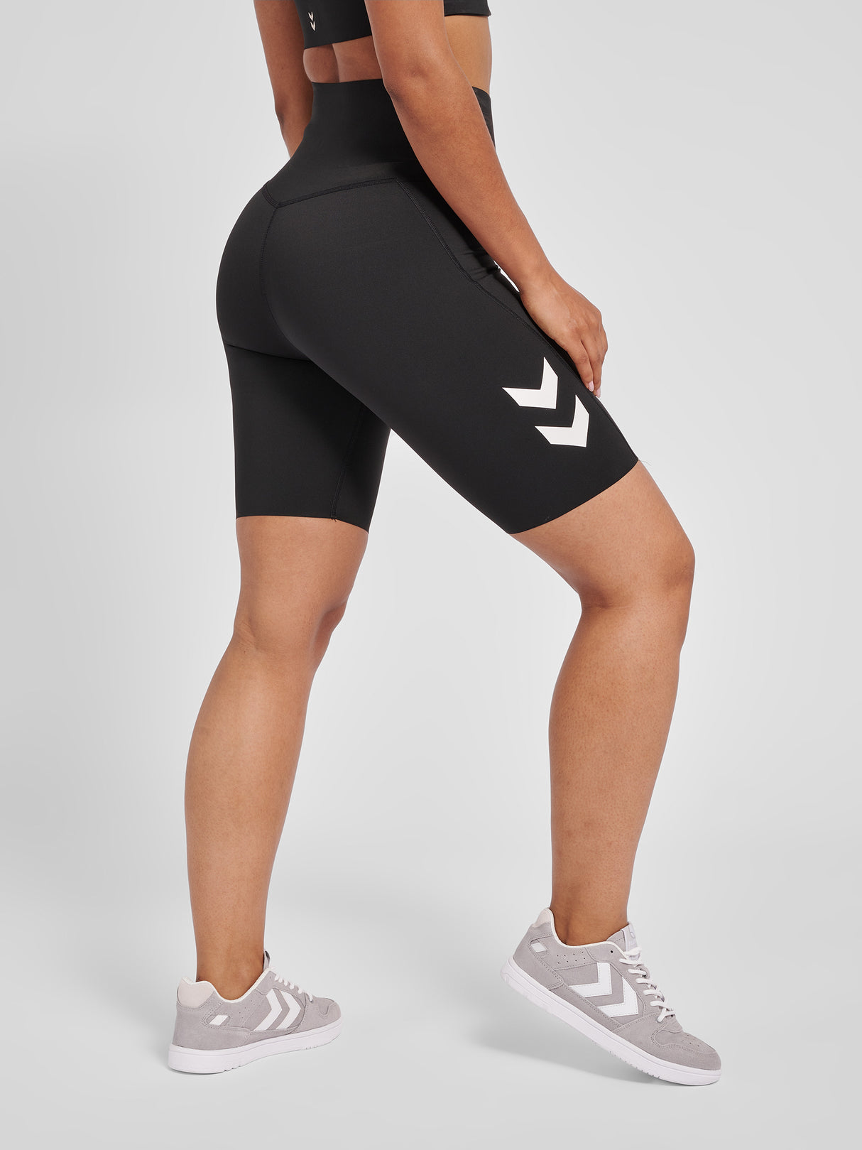 hummel Women's Mindful Training Grace High Waist Tight Shorts-6