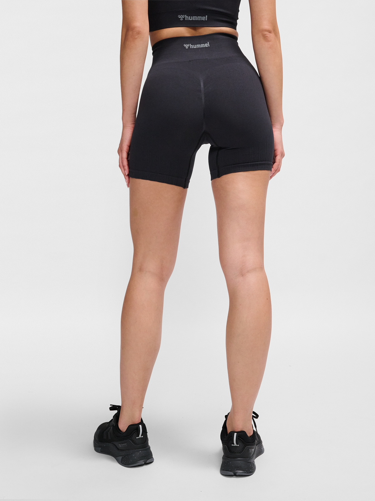 hummel Women's Mindful Training Define Seamless Scrunch Shorts-5