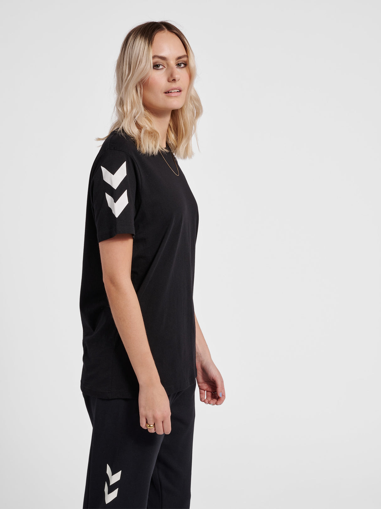 hummel Unisex Legacy Chevron T-Shirt-6