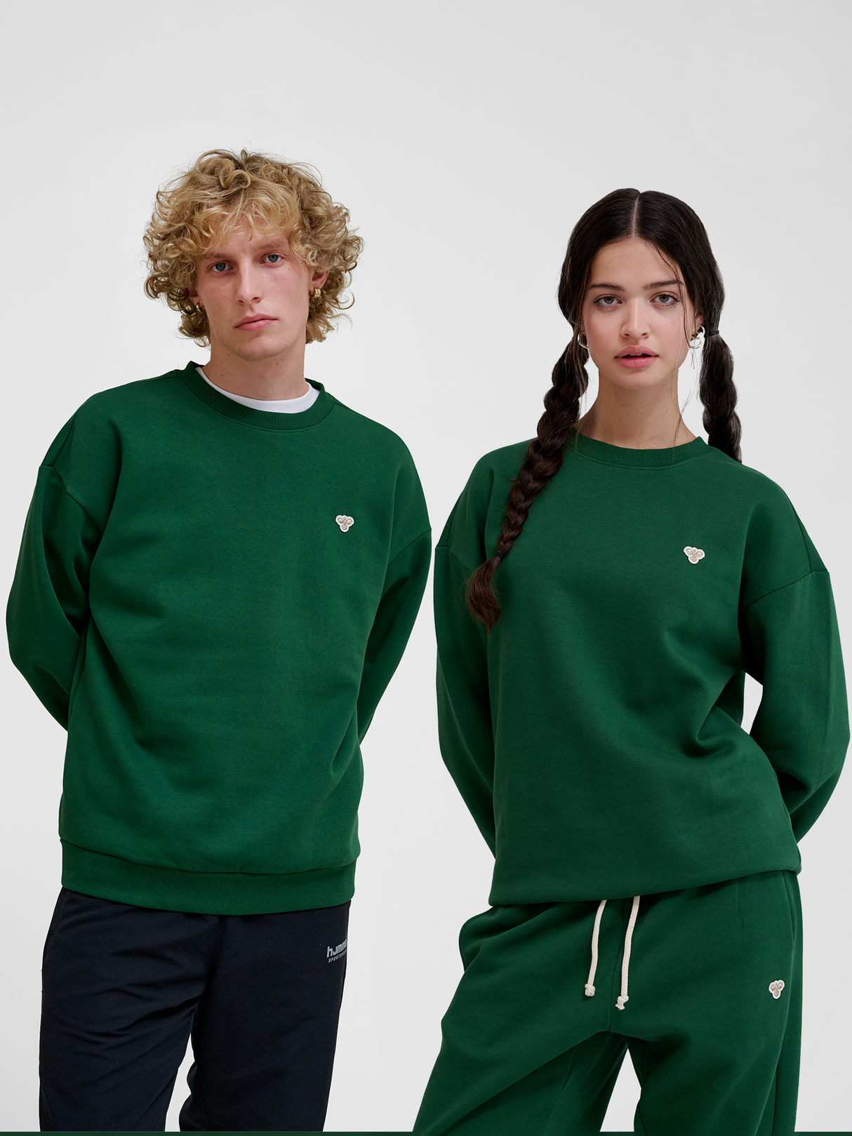 hummel Unisex Loose Crewneck Bee-1
