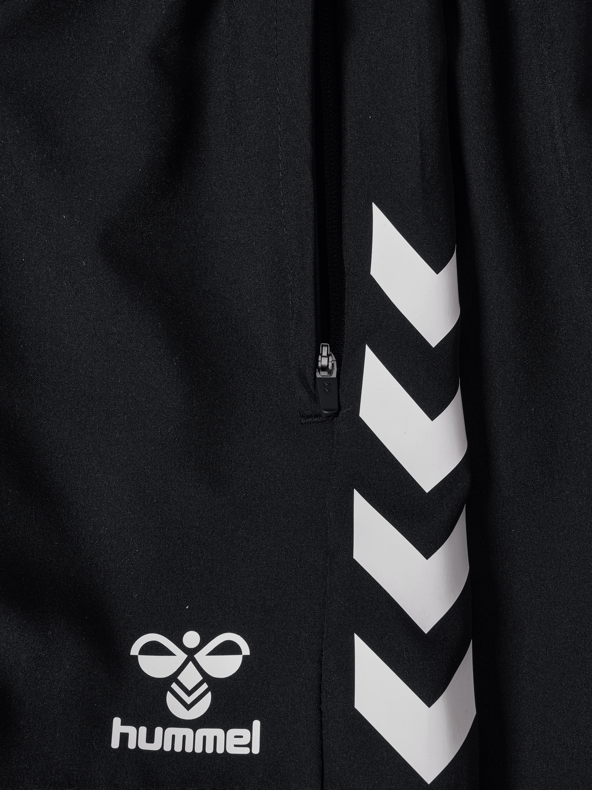hummel Youth Core 2.0 Woven Shorts-4