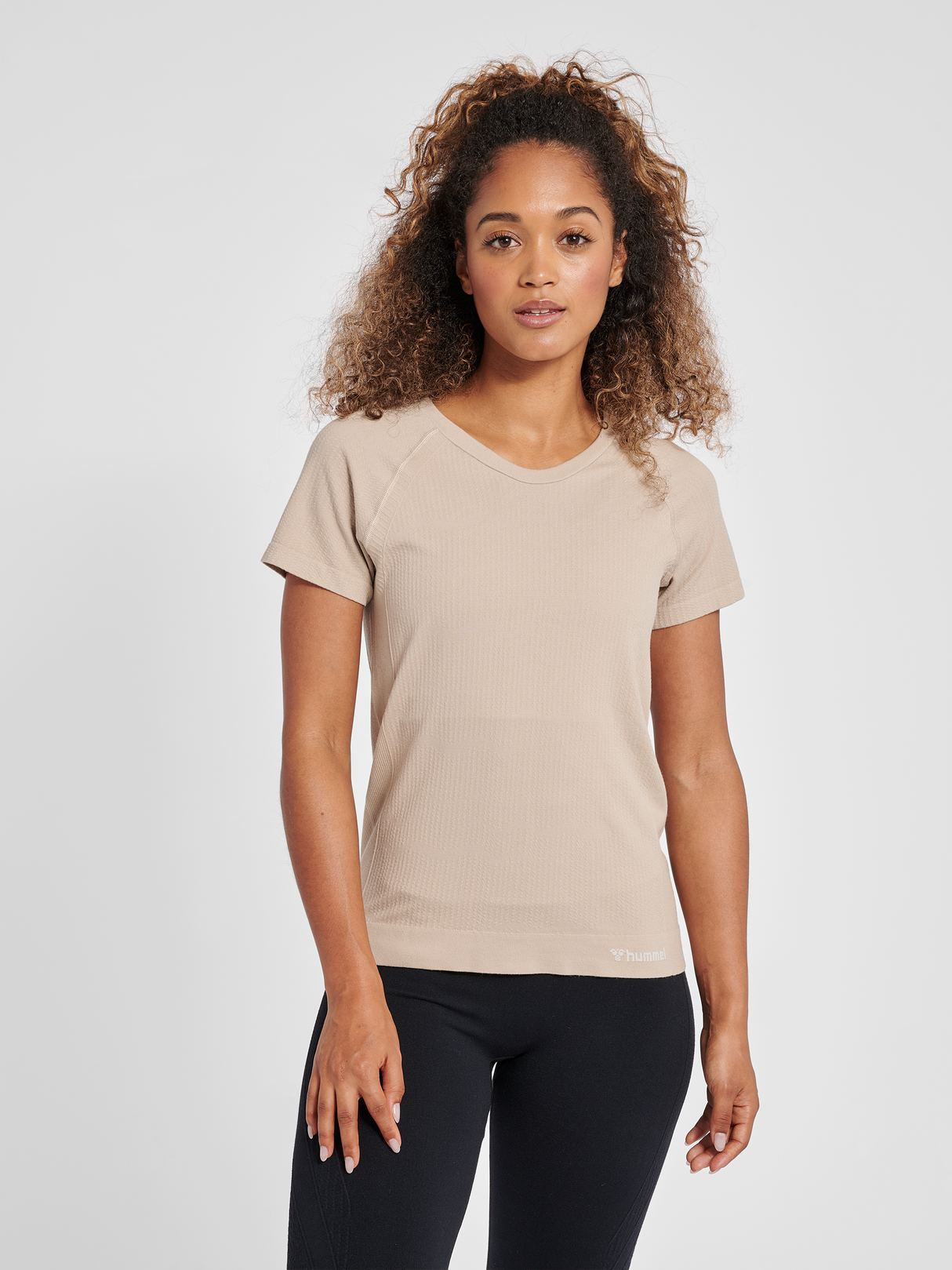 hummel Women's Mindful Training Flow Seamless T-Shirt-5