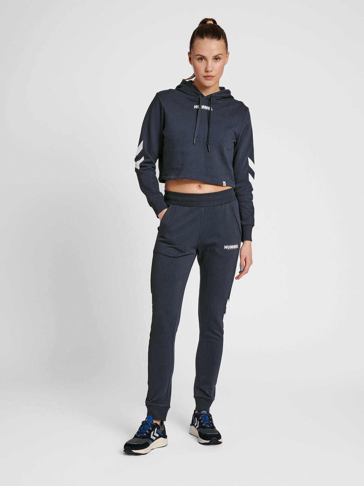 hummel Women's Legacy Cropped Hoodie-6