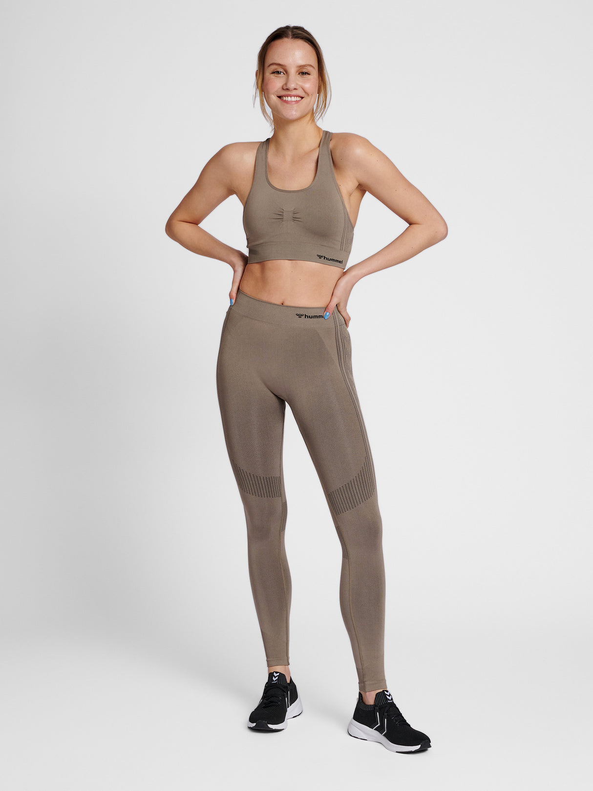 hummel Women's Mindful Training Shaping Seamless Mid Waist Tights-6