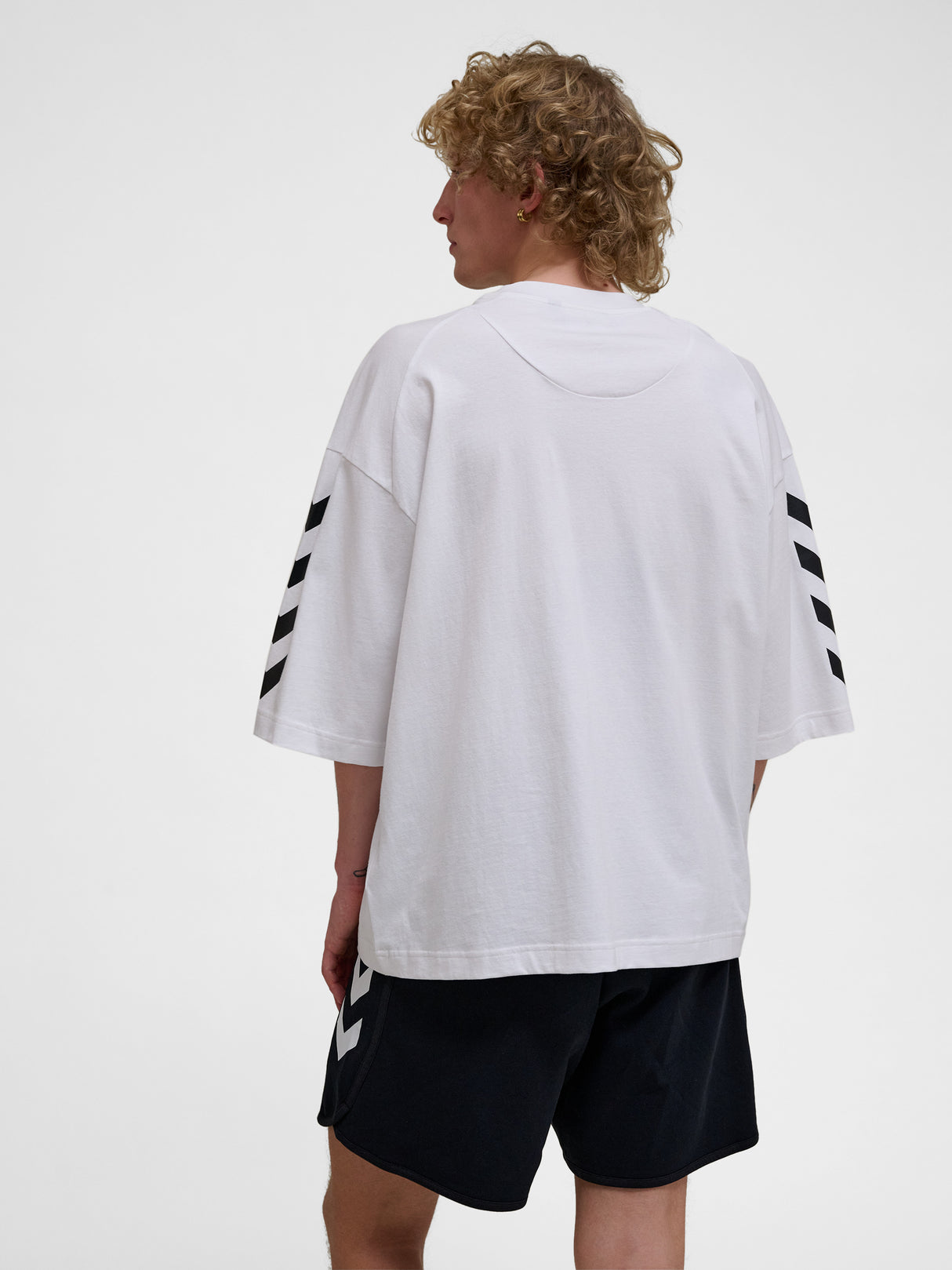 hummel Unisex Oversized Willy T-Shirt Sw-6