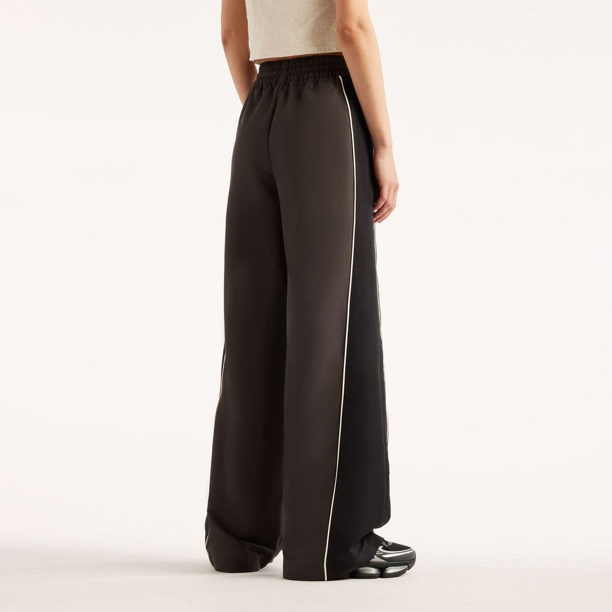 New Balance Women's Trackside Woven Pants-3