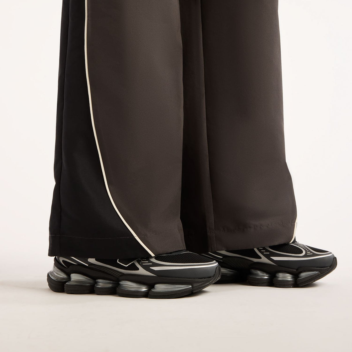 New Balance Women's Trackside Woven Pants-5