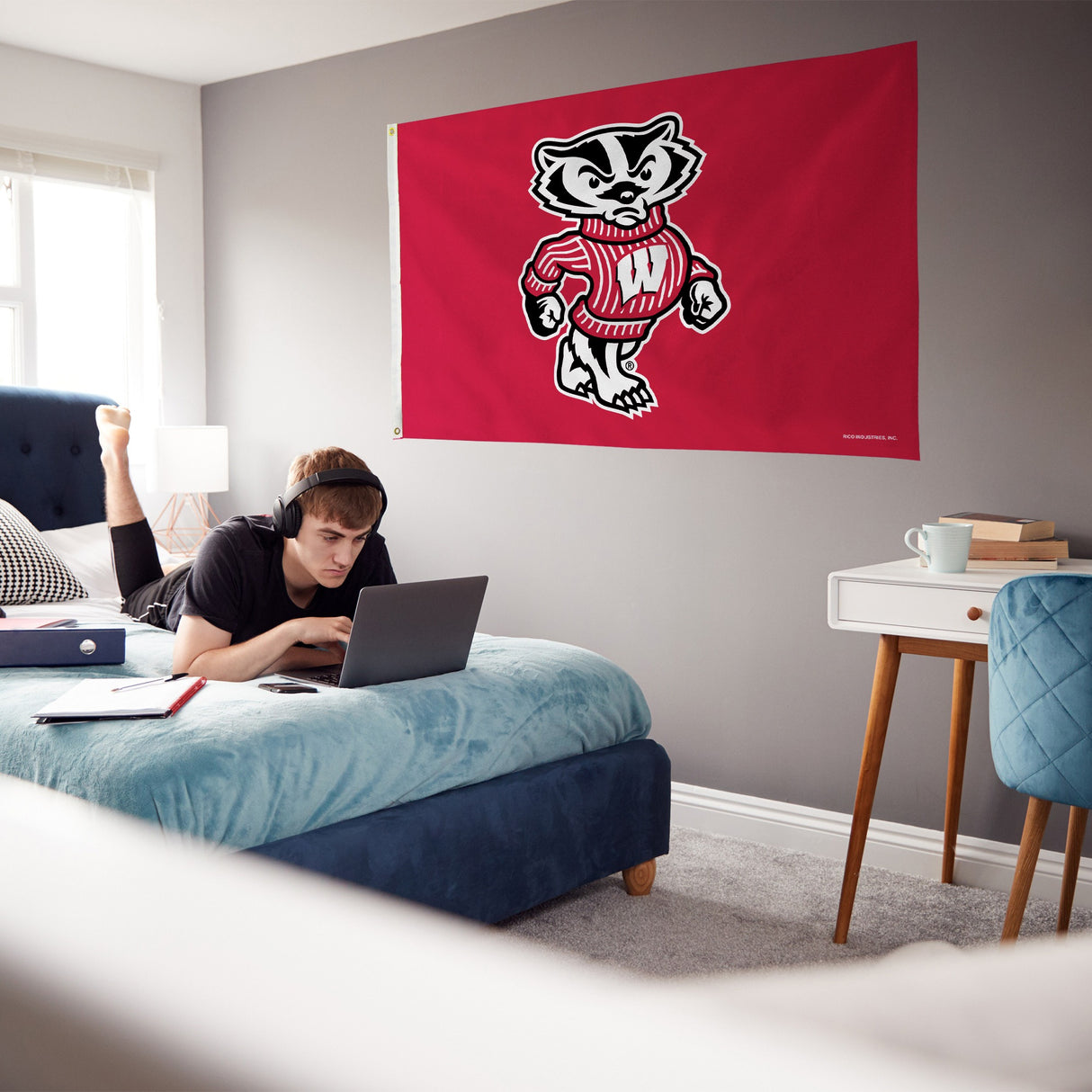 Rico Industries NCAA Wisconsin Badgers Standard 3' x 5' Banner Flag-3