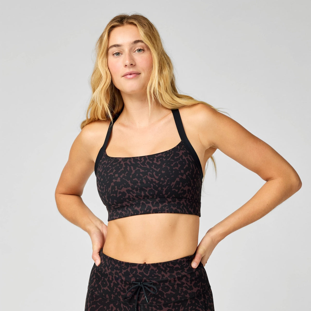 Brooks Women's Luxe Strappy Bra-1