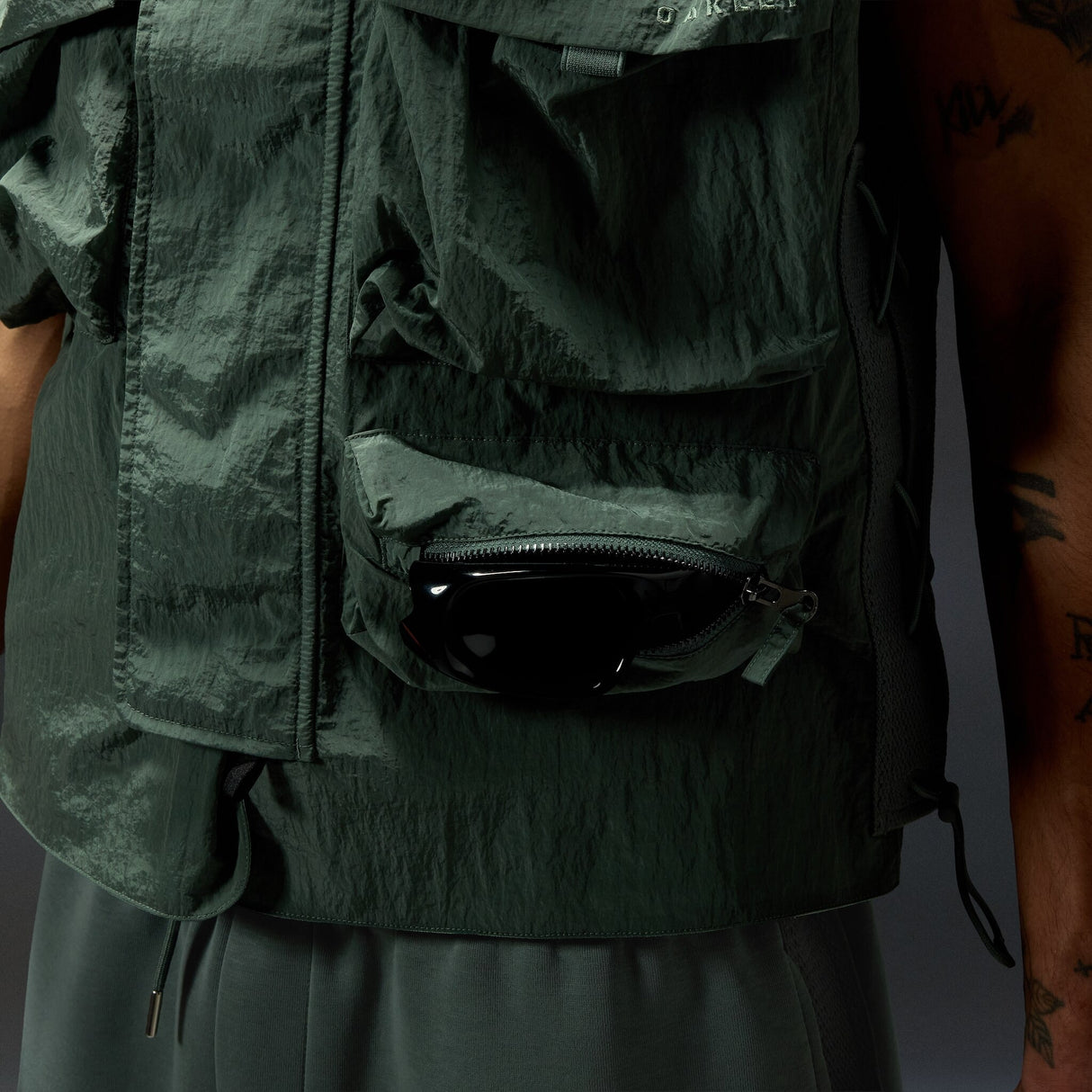 Oakley Men's Reserve Momento Vest-8