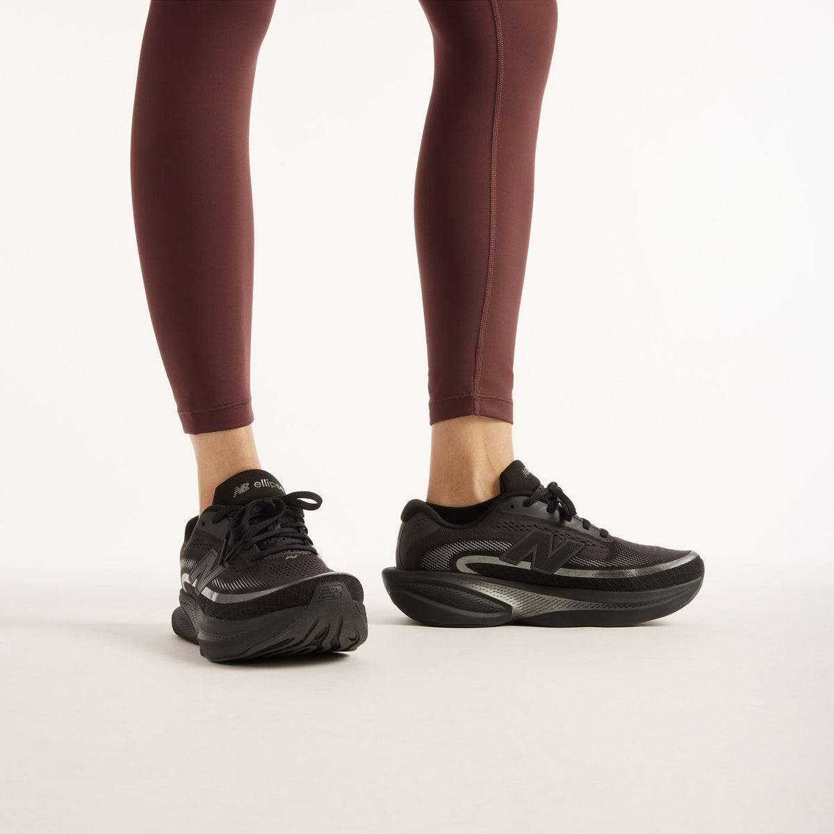 New Balance Women'sSleek Pocket High Rise Legging 25-5