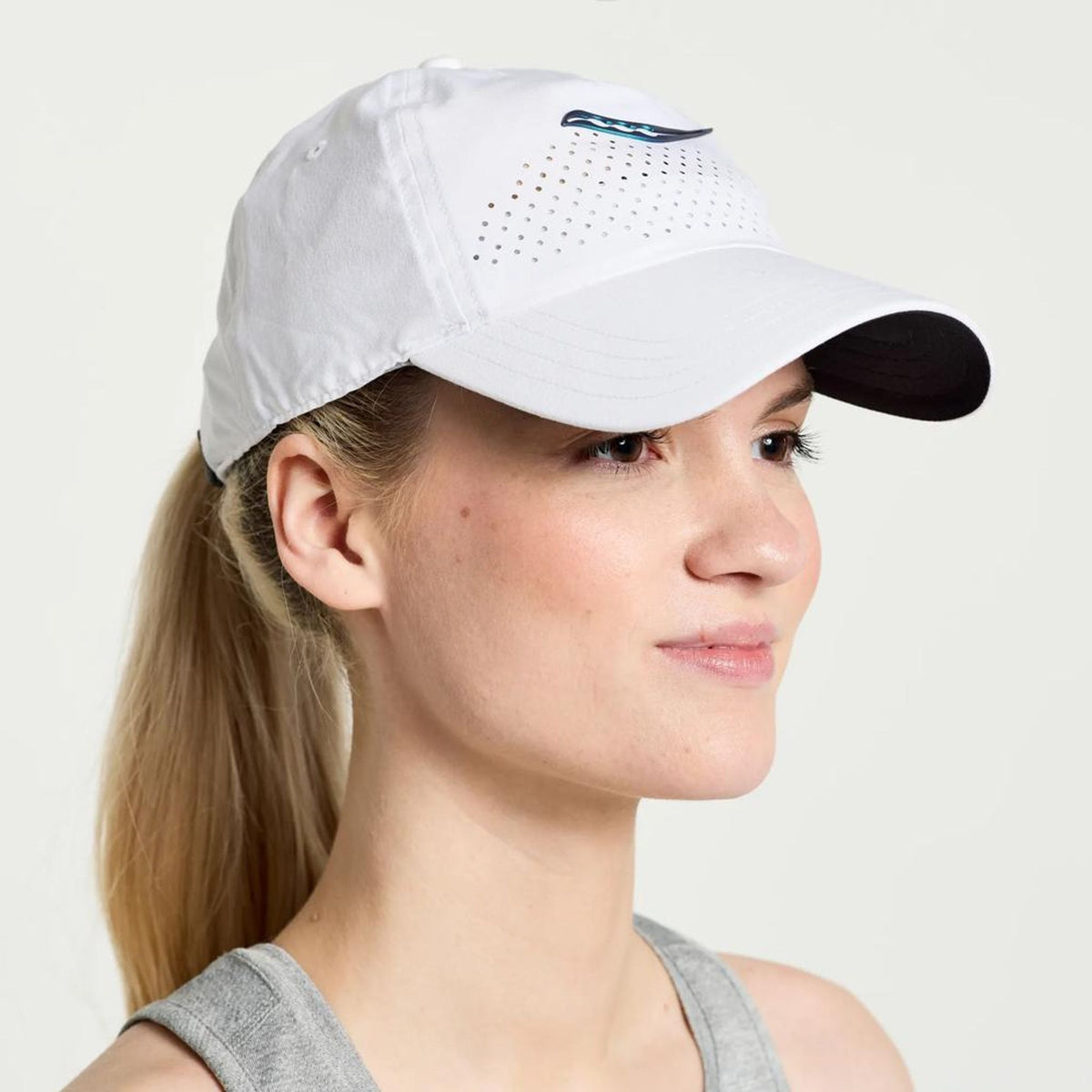 Saucony Outpace Petite Hat-1