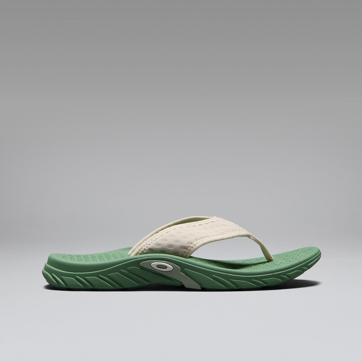 Oakley Men's Operative Flip Flop Sandals-1