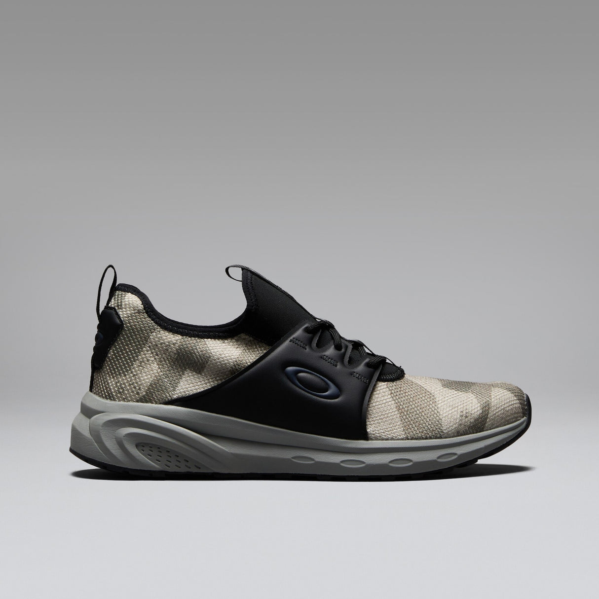 Oakley Men's Dry OS Sneakers-1