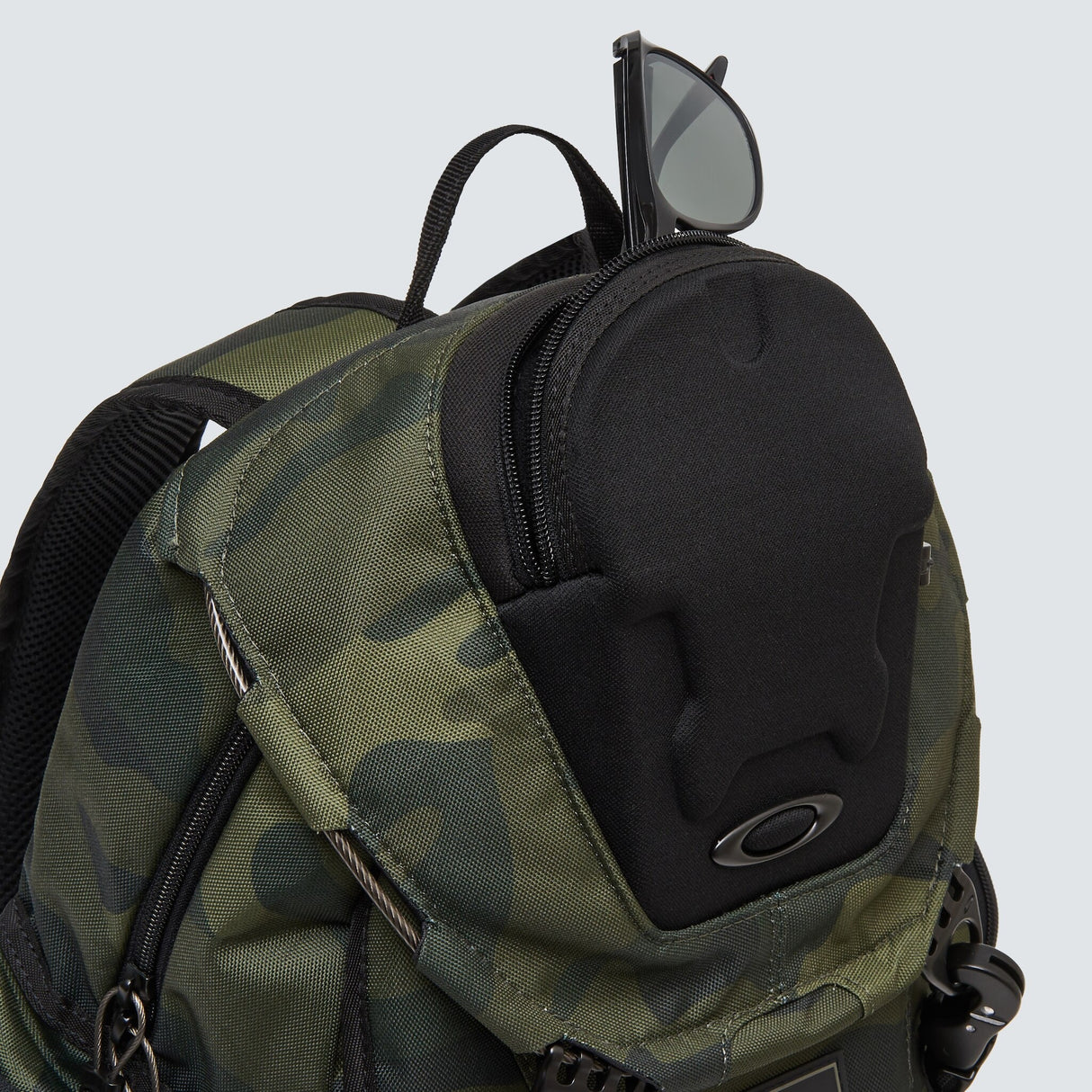 Oakley Bathroom Sink Bag-2