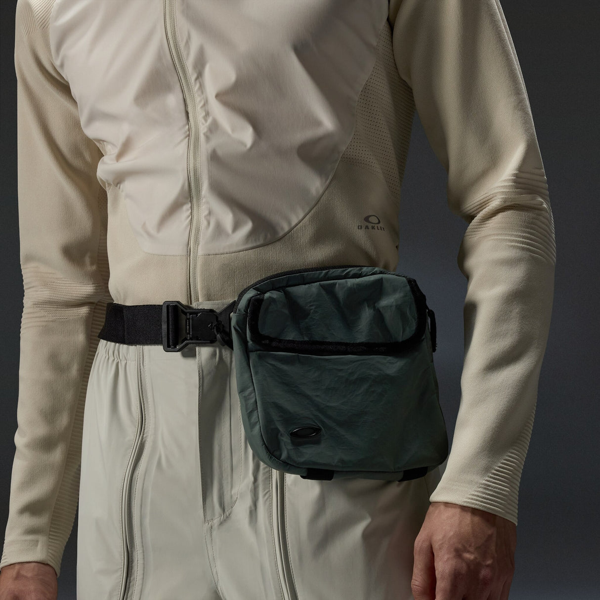 Oakley Latitude Flex Belt Bag-7
