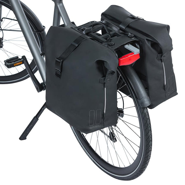 Basil SoHo Panniers-1
