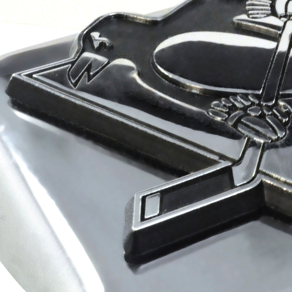 Fanmats Oklahoma State Cowboys Chrome Metal Hitch Cover with Chrome Metal 3D Emblem Fan Gear NCAA Oklahoma State Cowboys