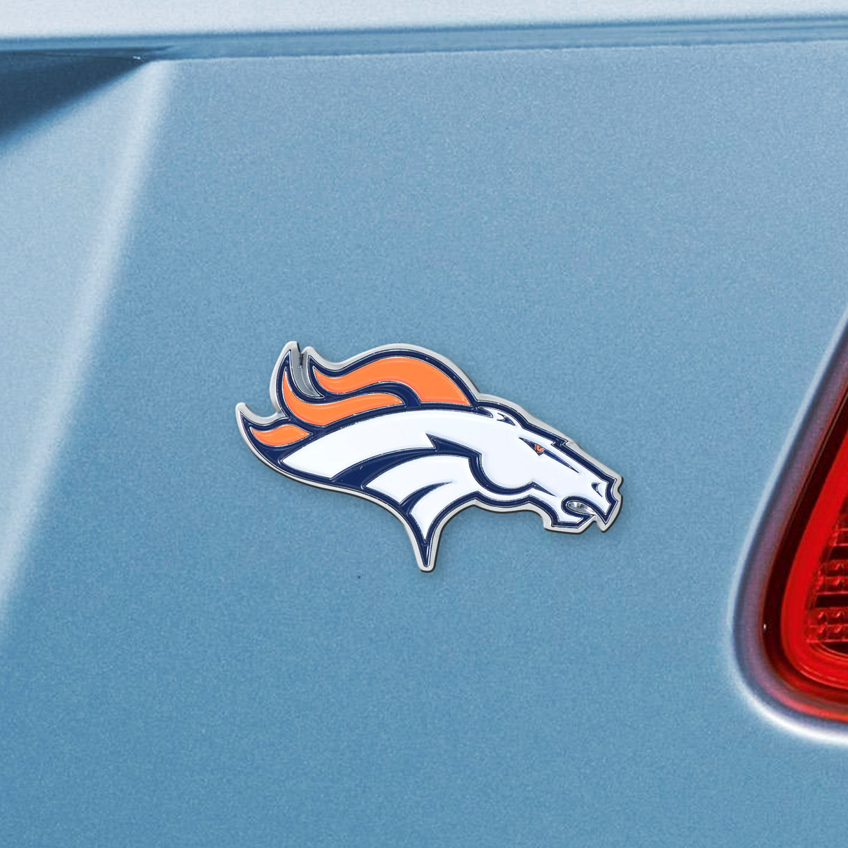 Fanmats Denver Broncos 3D Color Metal Emblem