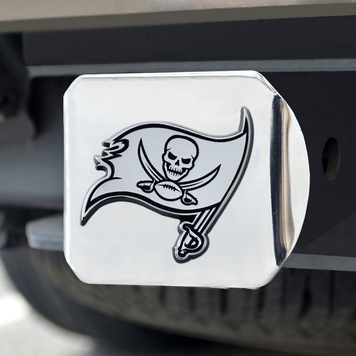 Fanmats Tampa Bay Buccaneers Chrome Metal Hitch Cover with Chrome Metal 3D Emblem
