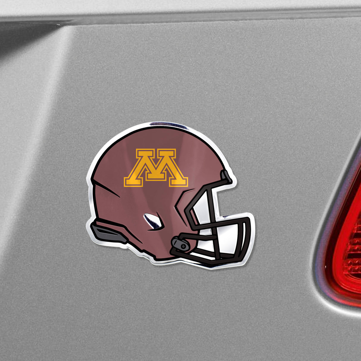 Fanmats Minnesota Golden Gophers Heavy Duty Aluminium Helmet Emblem Fan Gear NCAA Minnesota Golden Gophers