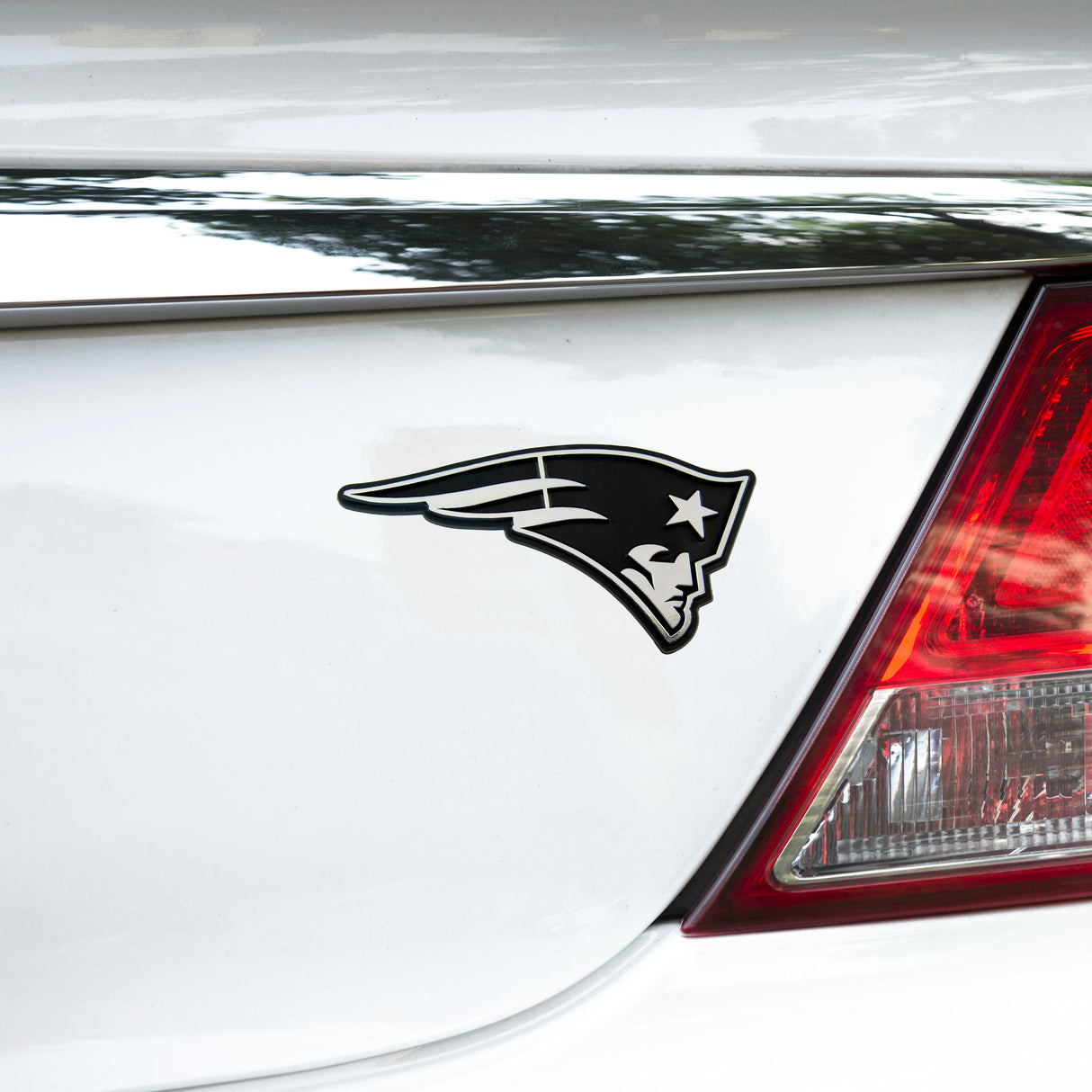 Fanmats New England Patriots Molded Chrome Plastic Emblem
