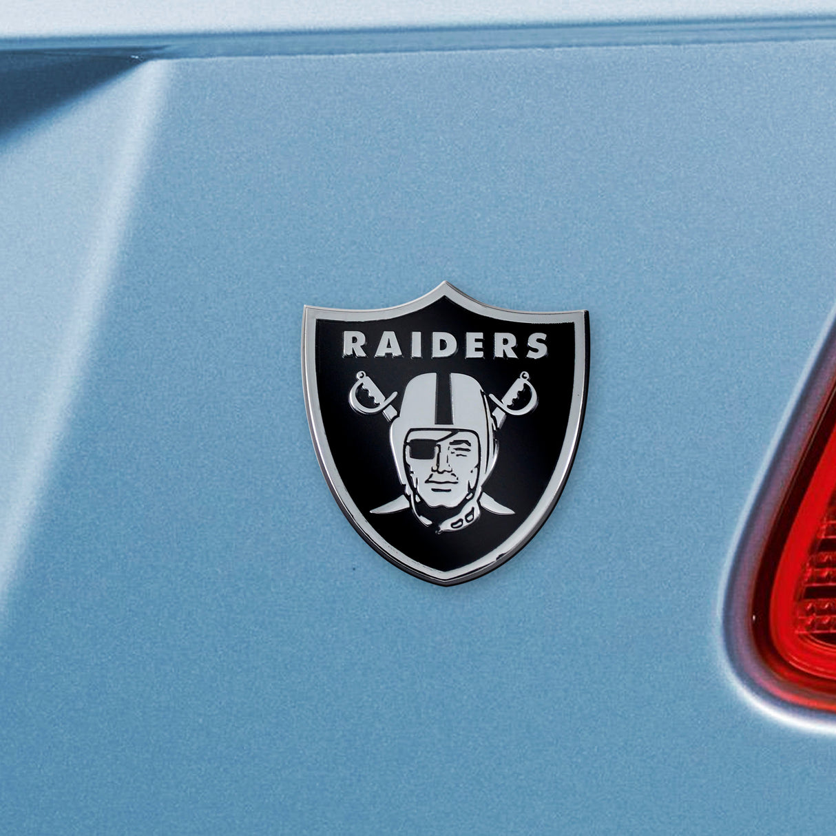 Fanmats Las Vegas Raiders 3D Chrome Metal Emblem