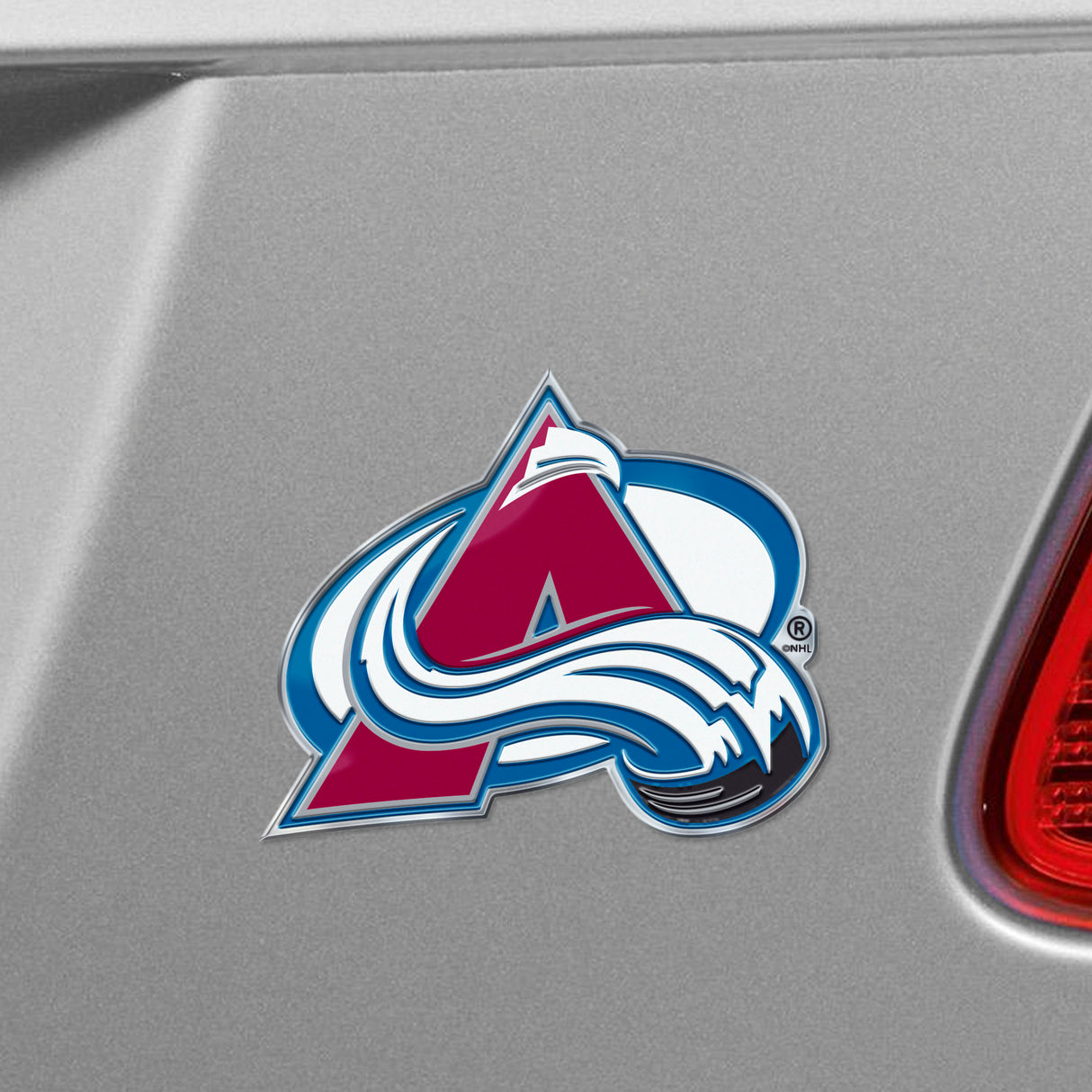 Fanmats Colorado Avalanche Heavy Duty Aluminum Embossed Color Emblem