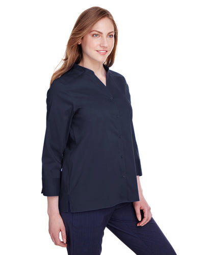 Devon & Jones Ladies' Crown Collection™ Stretch Broadcloth 3/4 Sleeve Blouse