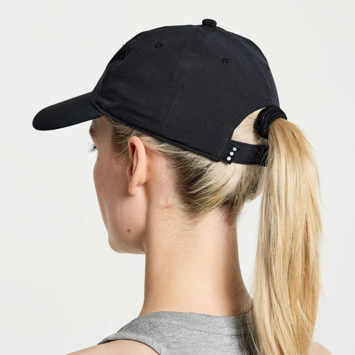 Saucony Outpace Petite Hat-2