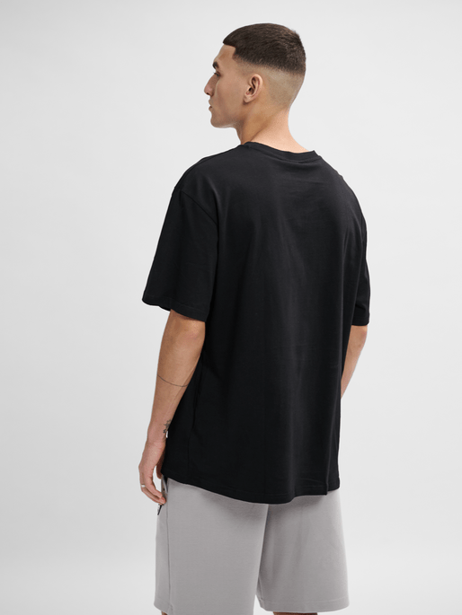 Hummel Men's Loose Bee Short Sleeve T-Shirt Mens Apparel Shirts & Tops