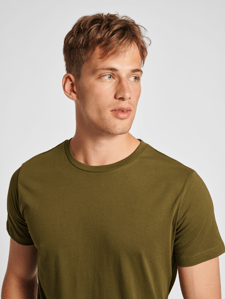 Hummel Men's Red Basic Short Sleeve T-Shirt Hummel