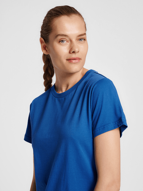 Hummel Women's Red Basic Short Sleeve T-Shirt Hummel