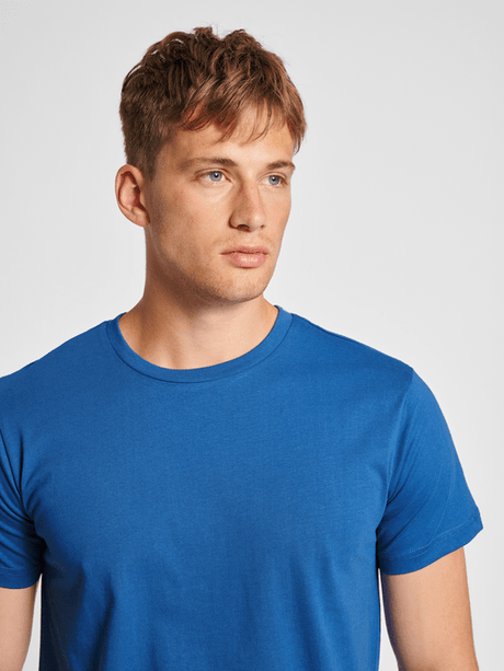 Hummel Men's Red Basic Short Sleeve T-Shirt Hummel