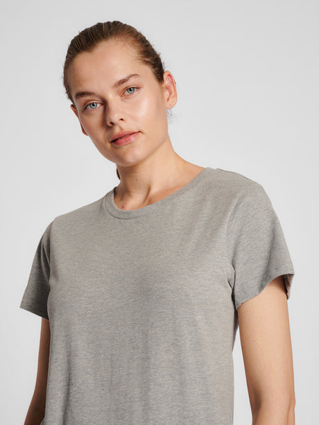 Hummel Women's Red Basic Short Sleeve T-Shirt Hummel