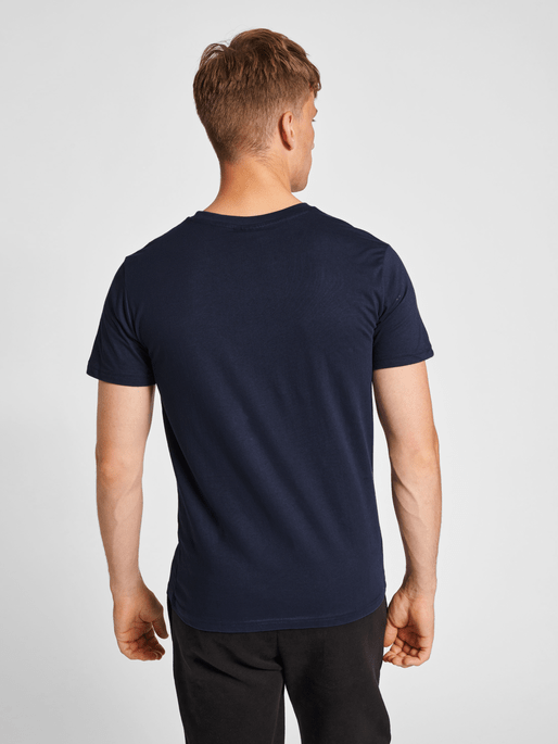 Hummel Men's Red Basic Short Sleeve T-Shirt Hummel