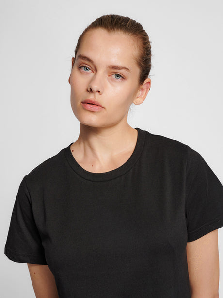 Hummel Women's Red Basic Short Sleeve T-Shirt Hummel