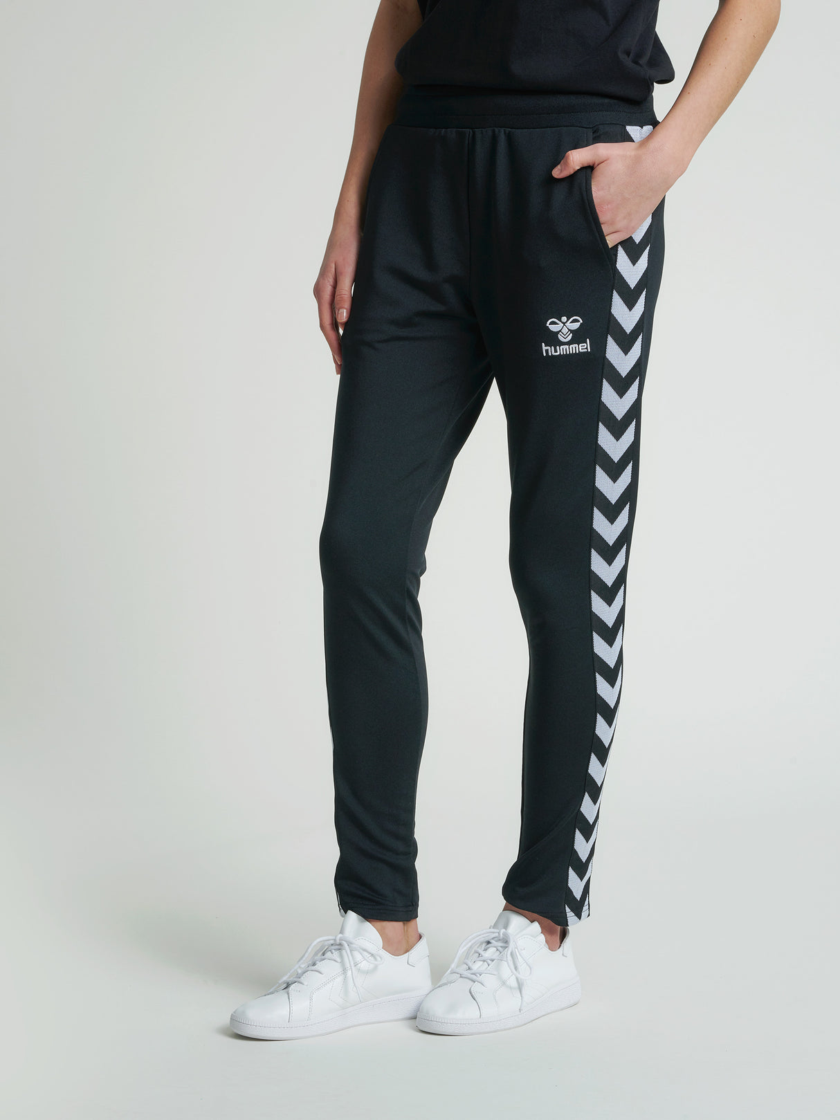Hummel Women's Nelly 2.0 Tapered Pants Hummel